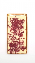 Шоколадная плитка из белого шоколада с сублимированной малиной, 100 грамм