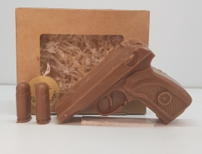 Шоколадный пистолет Макарова с пулями