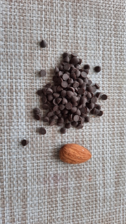 Шоколад термостабильный темный Ariba Fondente Gocci 3000, капли 2-3мм, 1 кг фото 2