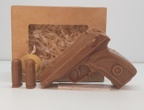 Шоколадный пистолет Макарова с пулями фото 1